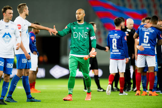 Goalkeeper Adam Larsen Kwarasey of Vålerenga