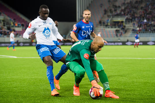 Goalkeeper Adam Larsen Kwarasey of Vålerenga
