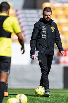 manager Jimmy Thelin