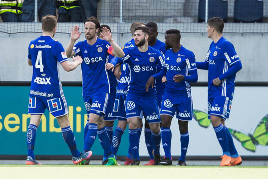 Sundsvalls Romain Gall och Linus Hallenius jublar med