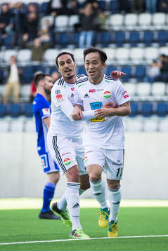 Dalkurds Yukiya Sugita jublar med Younes Bnou Marzouk
