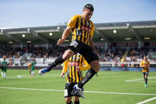 Häckens Paulinho jublar