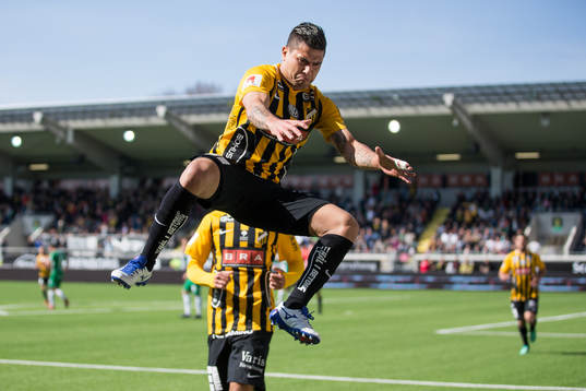 Häckens Paulinho jublar