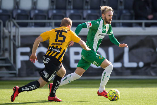 Hammarbys Simon Sandberg mot Häckens Kari Arkivuo
