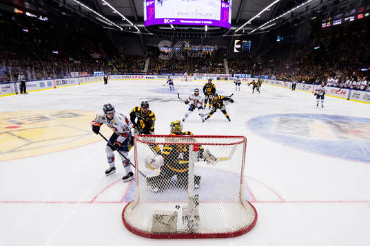 Växjös Elias Pettersson gör 0-2 bakom Skellefteås