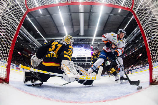 Växjös Elias Pettersson gör 0-1 målet bakom