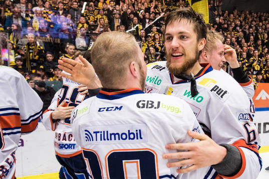 Växjös Eric Martinsson jublar