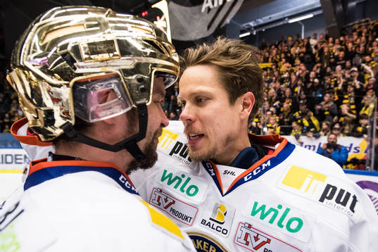Växjös målvakt Viktor Fasth och Janne Pesonen