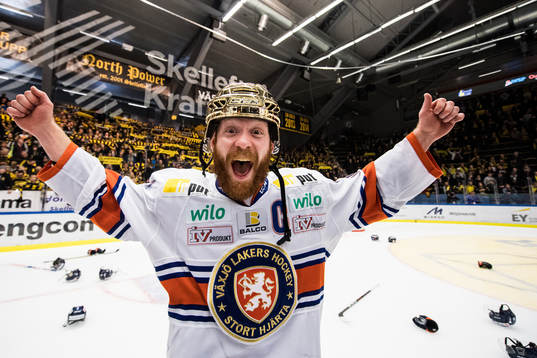 Växjös Liam Reddox jublar