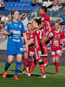 Piteås June Pedersen har precis satt 0-2 målet på straff