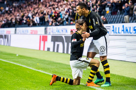 s Kristoffer Olsson jublar