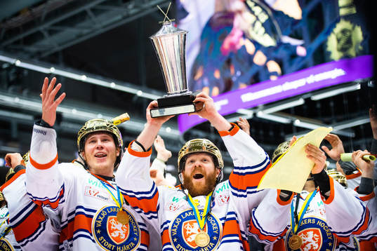 Växjös Liam Reddox jublar