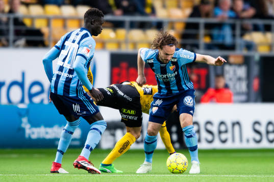 Djurgårdens Kevin Walker och Aliou Badji