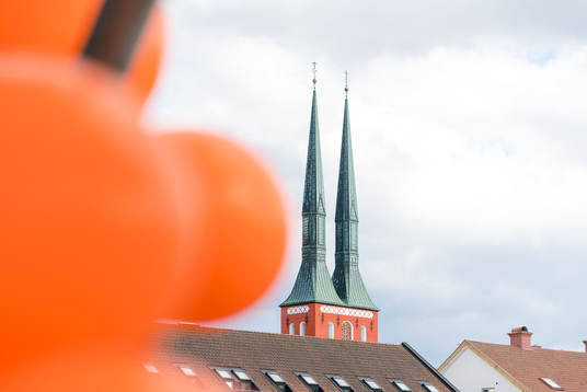 Växjö Domkyrka när Växjö firar SM-guldet på Stortorget