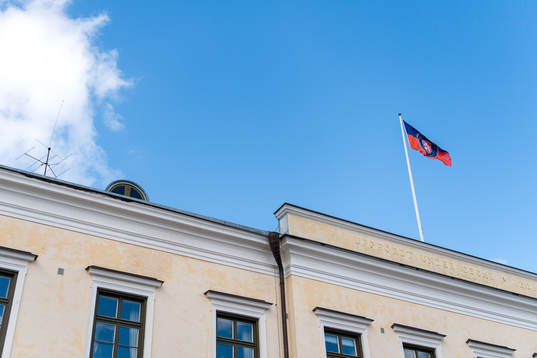 Växjö lakers flagga på residenset när Växjö firar