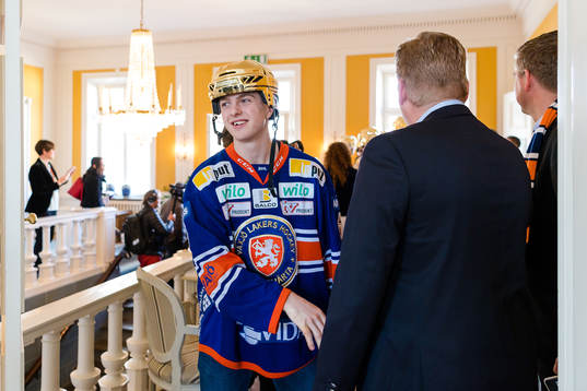 Växjös Linus Högberg när Växjö firar SM-guldet på