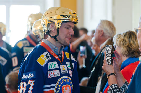 Växjös Robert Rosén när Växjö firar SM-guldet på