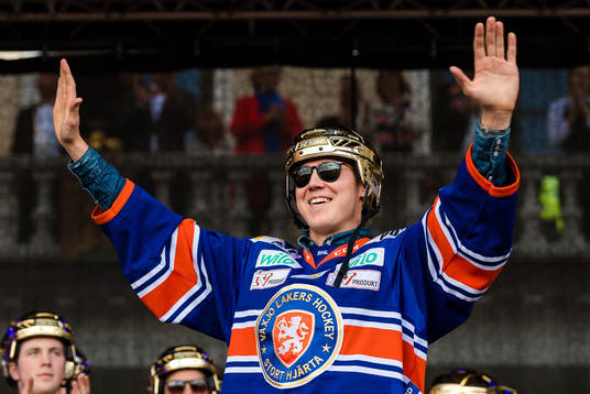 Växjös Dennis Rasmussen när Växjö firar SM-guldet på