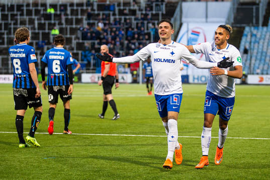 Sirius Omar Eddahri och Tim Björkström deppar medan