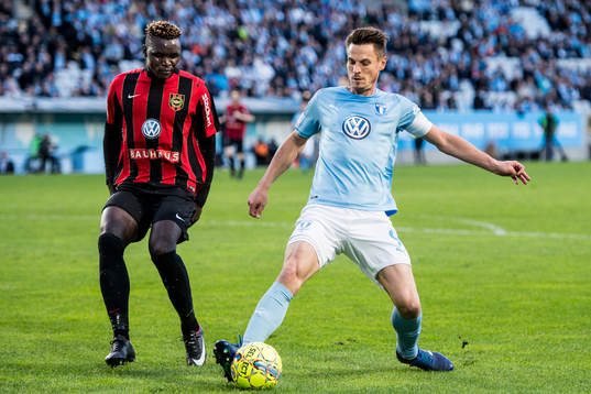 Brommapojkarnas David Ochieng och Malmö FFs Markus