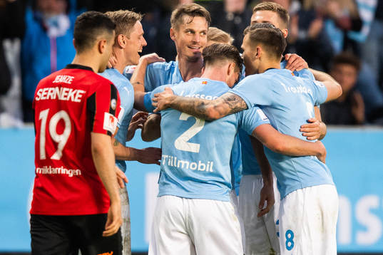 Malmö FFs Markus Rosenberg jublar med lagkamrater