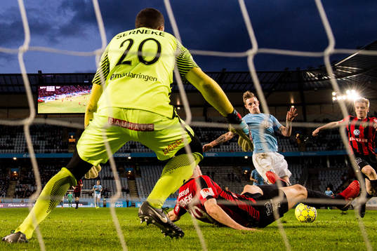 Malmö FFs Sören Rieks gör 3-1 bakom Brommapojkarnas