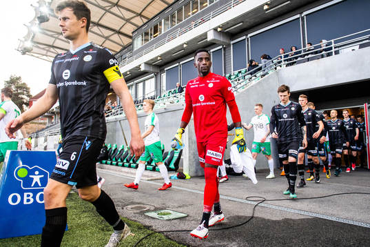 Niels Vorthoren, and goal keeper Arnold Origi of Sandnes