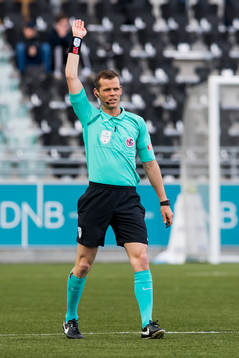 Sigurd Smehus Kringstad, referee