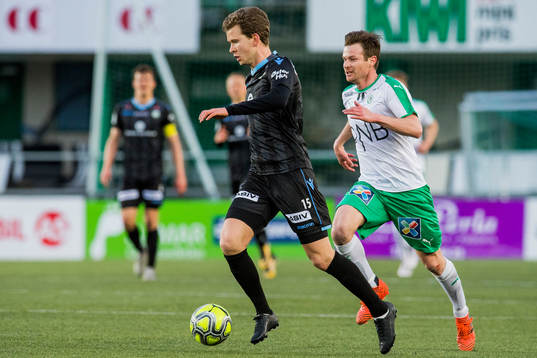 Vegard Østraat Erlien of Sandnes Ulf and Petter Vaagan