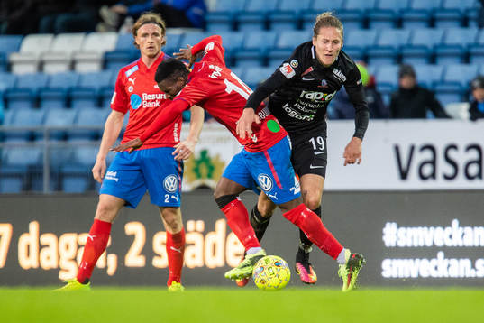 Helsingborgs Mohammed Abubakari och AFC Eskilstunas Felix
