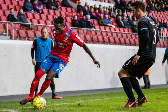 Helsingborgs Mamudo Moro och AFC Eskilstunas Kadir Hodzic