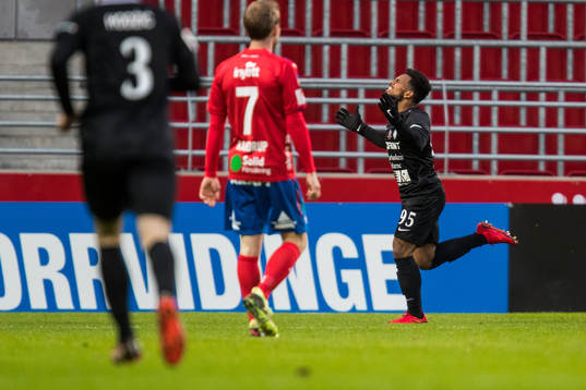 AFC Eskilstunas Kermit Romeo Erasmus jublar