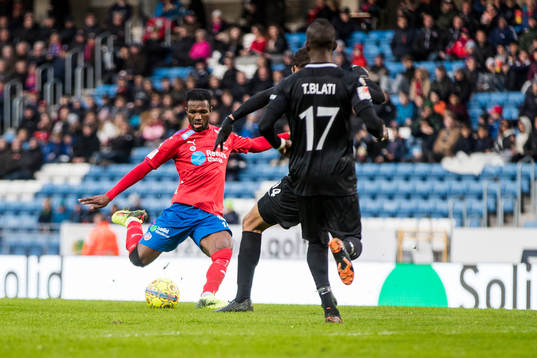 Helsingborgs Mohammed Abubakari skjuter