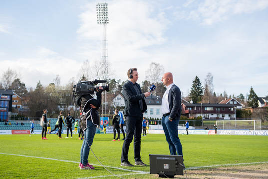 Jørn Sundby of Eurosport and Toni Ordinas, head coach of