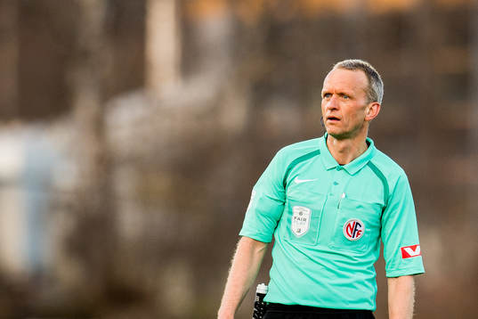 Referee Tommy Skjerven