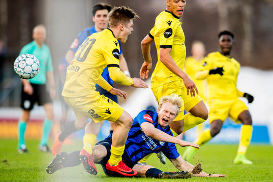 Jeppe Moe of Stabæk tackles Mathias Idsøe Bringaker of