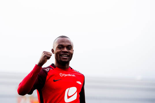 Gilbert Koomson of Brann celebrates 1-0