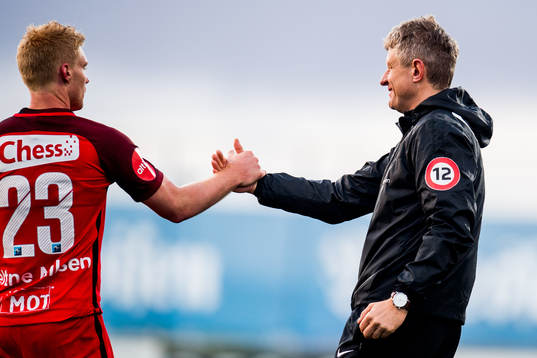 Sivert Heltne Nilsen of Brann and Lars Arne Nilsen, head