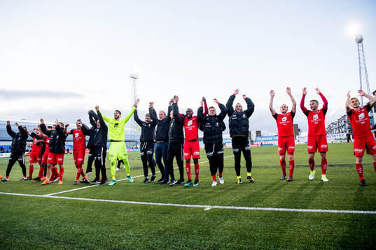 The team of Brann celebrate
