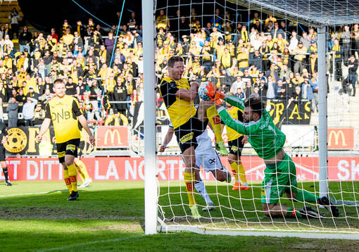 Goalkeeper Marko Maric of Lillestrøm with a save
