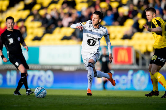 Tom Harald Hagen, referee, Rafik Zekhnini of Rosenborg and