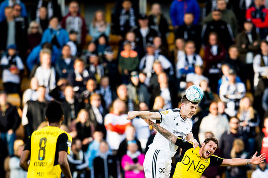 Jacob Rasmussen of Rosenborg and Gary Martin of Lillestrøm