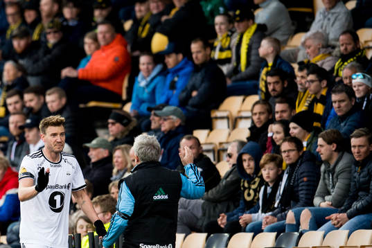 Nicklas Bendtner of Rosenborg and Kåre Ingebrigtsen, head