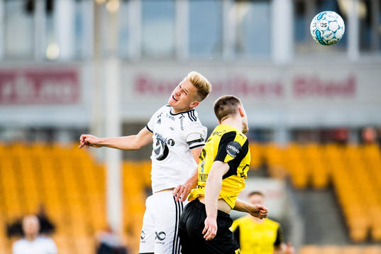 Erik Botheim of Rosenborg and Marius Amundsen of Lillestrøm