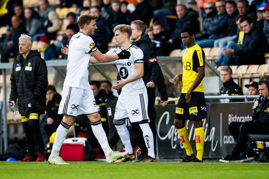 Nicklas Bendtner and Olaus Skarsem of Rosenborg