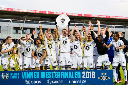 Nicklas Bendtner of Rosenborg and his teammates celebrate