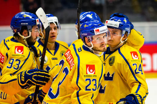 Sveriges Oliver Ekman Larsson jublar