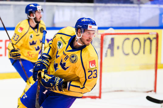 Sveriges Oliver Ekman Larsson jublar
