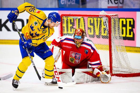 Sveriges Jacob Nilsson med ett läge framför Tjeckiens