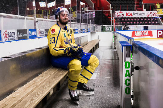 Sveriges Mika Zibanejad ler